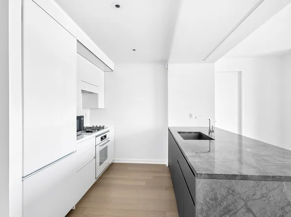 400 Park Avenue South image 10 of 15