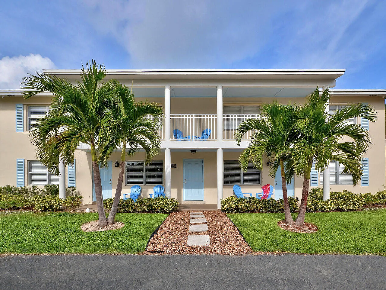 2 bed, 1.5 bath, 912 sqft, $3,170 — Photo 1
