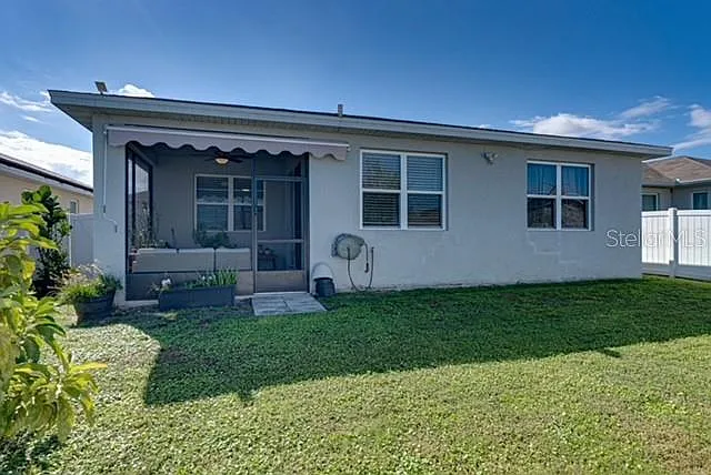 295 Lake Smart Cir — Photo 11