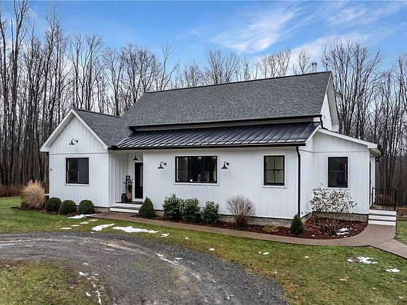 5th image of 103 Silver Oak Ln