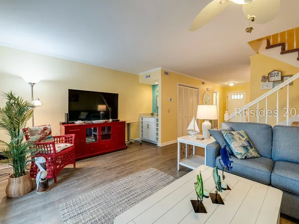 12 Valencia Rd APT 20, Hilton Head Island, SC 29928
