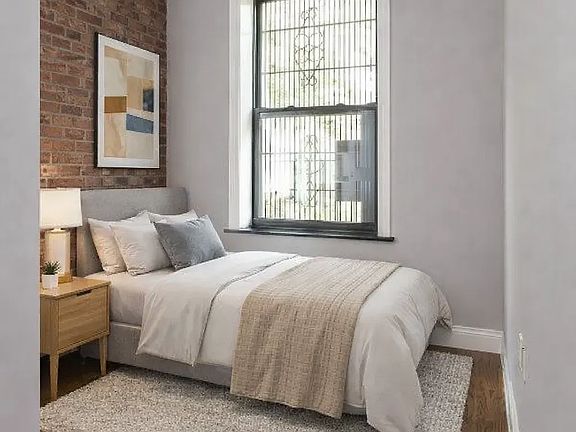 2nd image of 15 W 103rd St APT 2B