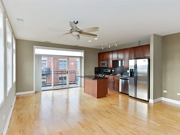 4th image of 2300 W Saint Paul Ave #C604