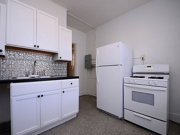 3rd image of 2556 Marcy St APT 25