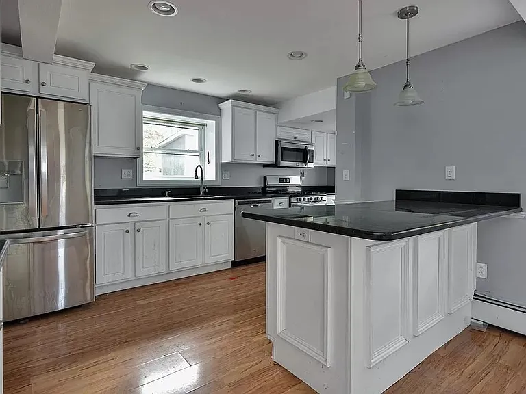 51 Peters Pond Dr — Photo 1
