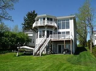 7335 W Wind Lake Rd, Wind Lake, WI 53185