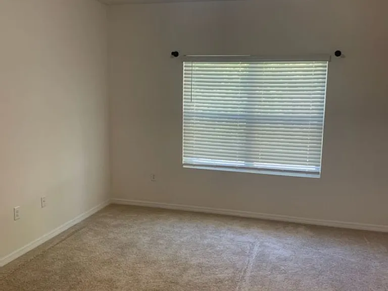 5886 SW 84th St — Photo 10
