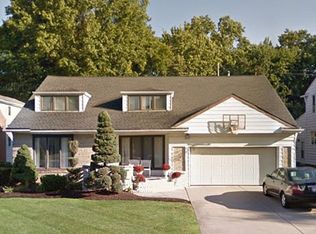3601 Severn Rd, Cleveland Heights, OH 44118