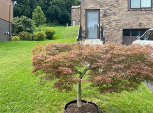 206 Wedgewood Dr, Pittsburgh, PA 15227
