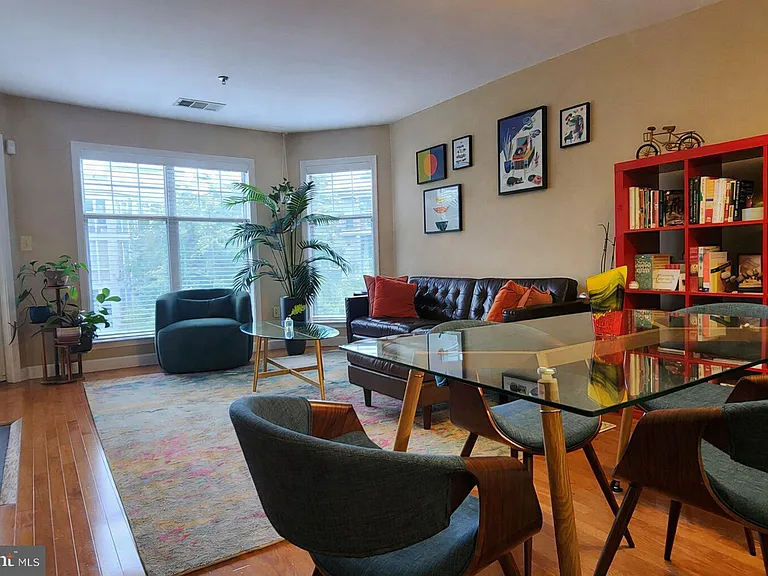 5563 Seminary Rd #303 — Photo 3