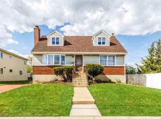 325 Bungalow Pl, Oceanside, NY 11572