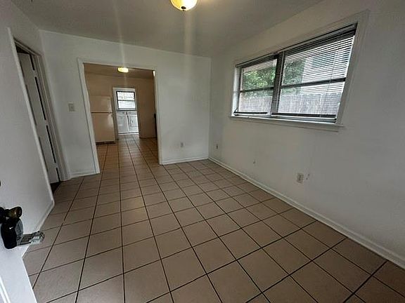 5th image of 261 Hollywood Dr Unit C