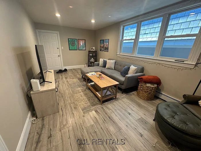 63 Falcon St #3R-21 — Photo 5