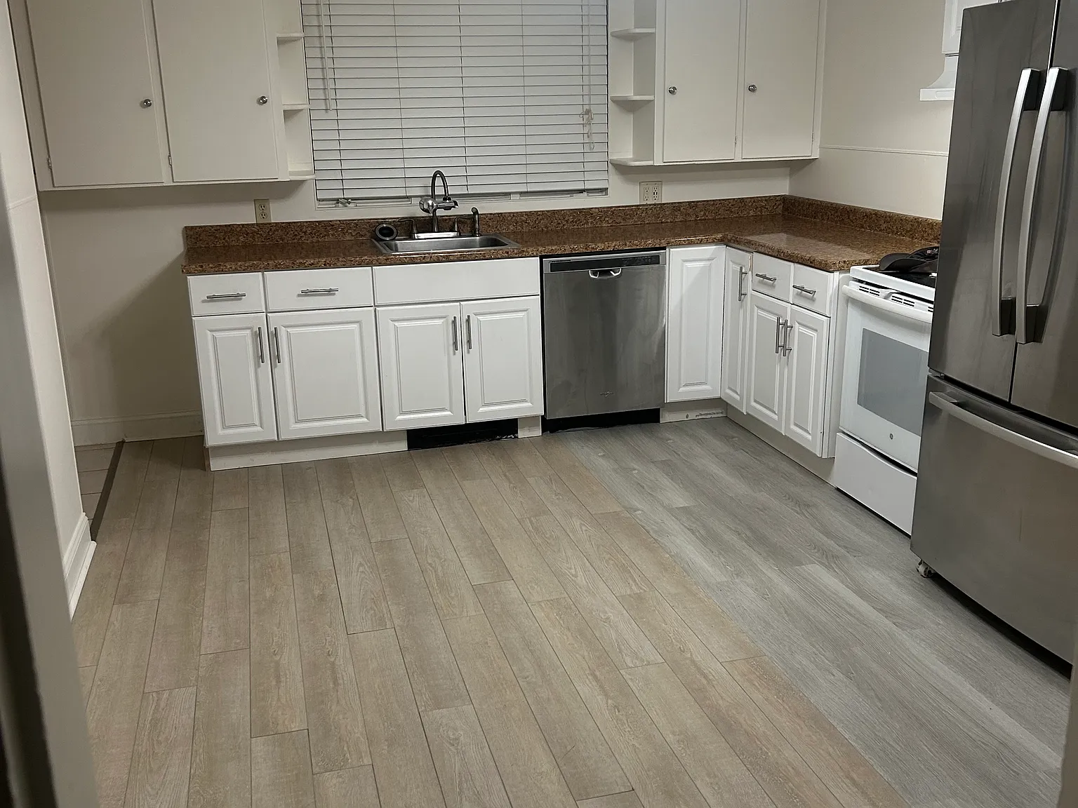 3 bed, 1200 sqft, $2,200 — Photo 2