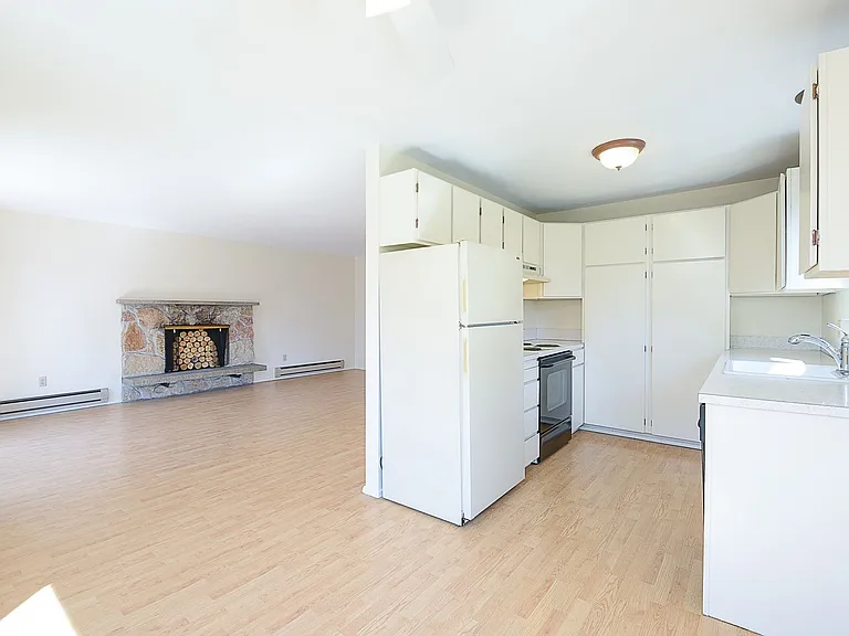 1408 Queen Anne Ave N — Photo 15