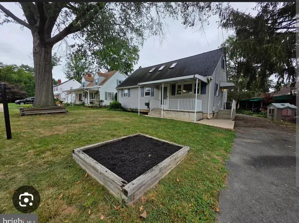 2 McCarthy Dr, Ewing, NJ 08618