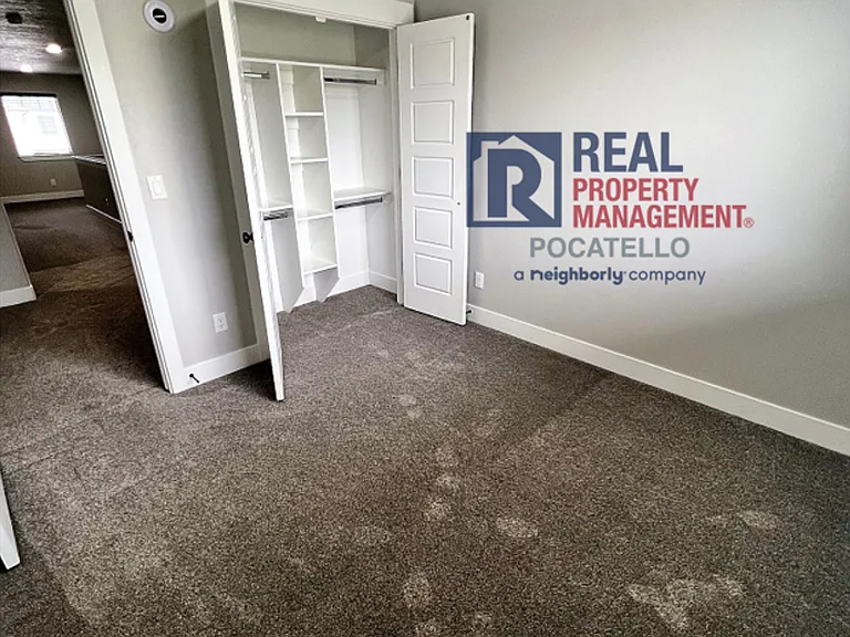 179 Park Lawn Dr #8 — Photo 23