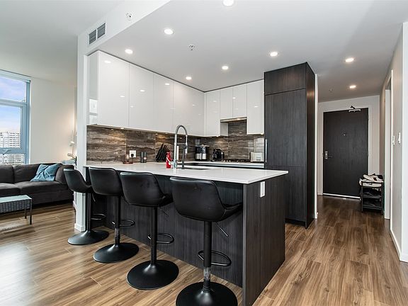 3rd image of 1888 Gilmore Ave #1801