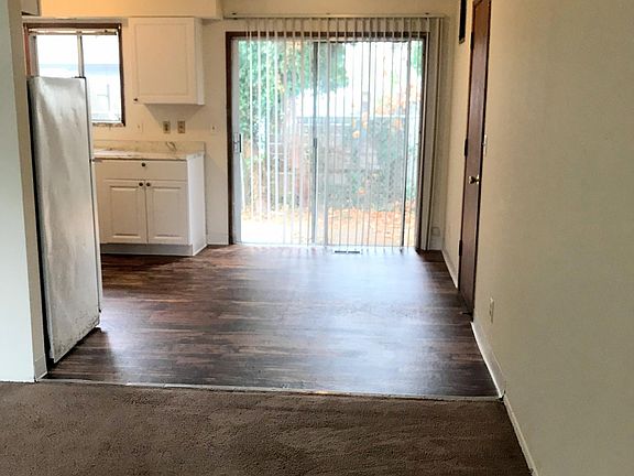 2nd image of 1440 SE Oak St APT 2