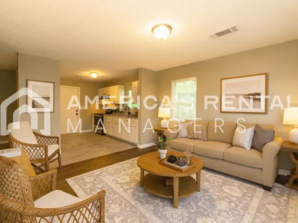 288 Smith Ln, Talladega, AL 35160