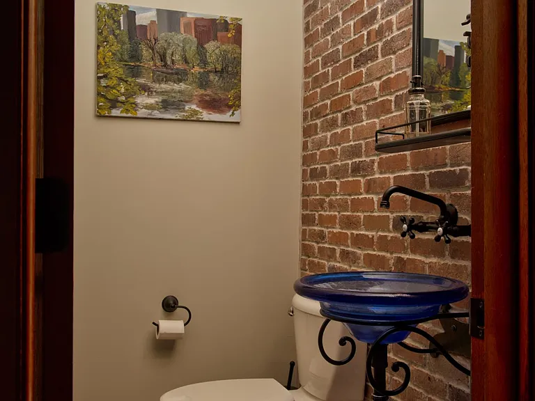 121 Mohawk Dr — Photo 9