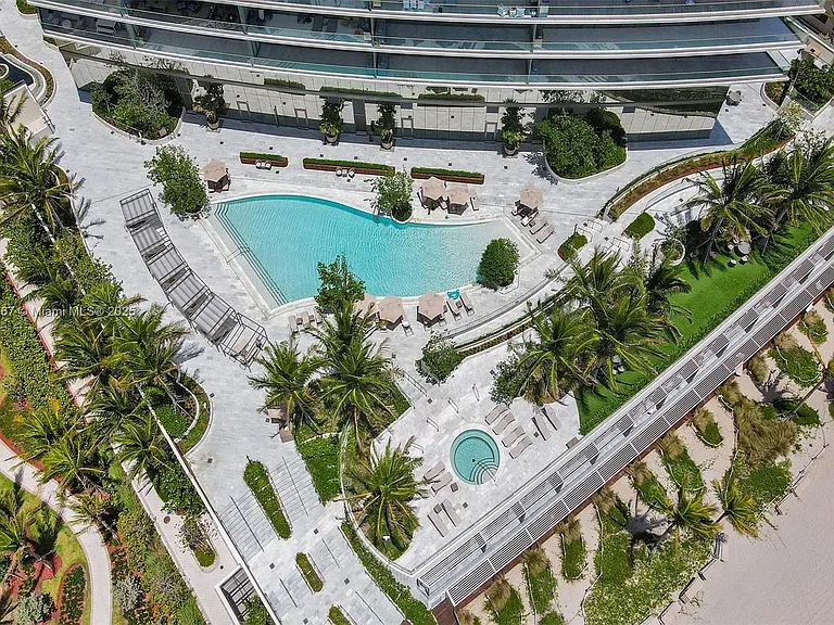 18975 SE Collins Ave #3504 — Photo 56