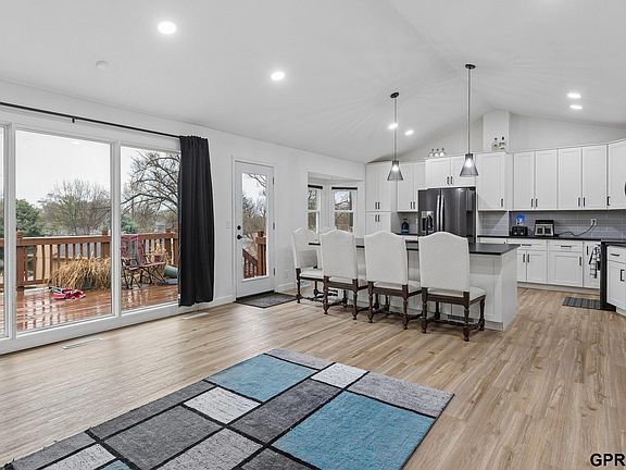 5th image of 1104 Horseshoe Cir