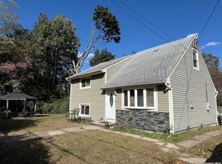 35 Cyprus Ave, Brentwood, NY 11717