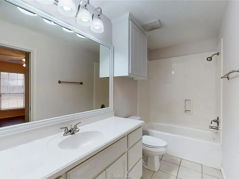 4015 Pomel Dr — Photo 9