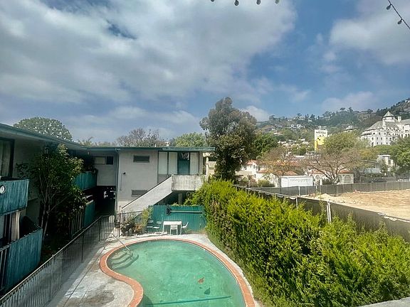 3rd image of 1428 N Havenhurst Dr #19