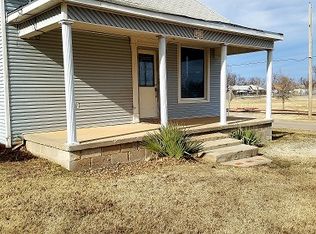 102 S Roberts Ave, El Reno, OK 73036