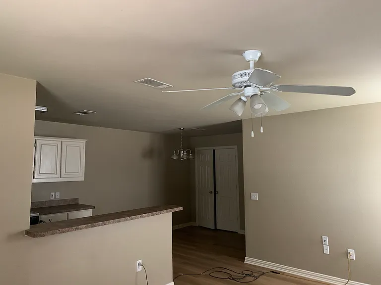 451 W Van Alstyne Pkwy — Photo 6