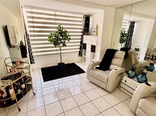 11715 SW 18th St APT 107