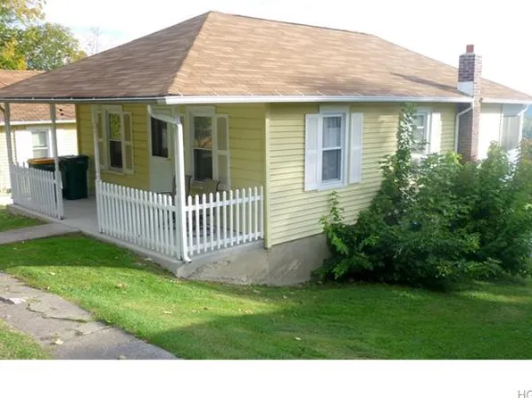 35 Hudson Ter, Marlborough, NY 12542