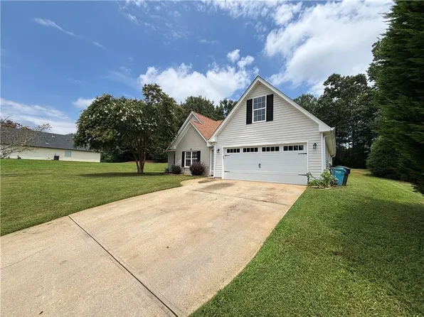 3720 Scotland Ln, Snellville, GA 30039