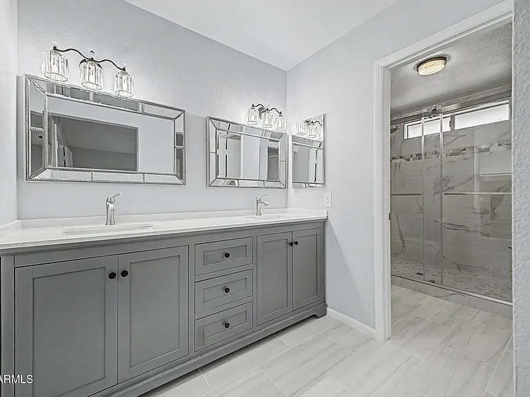 2457 W Redfield Rd — Photo 25