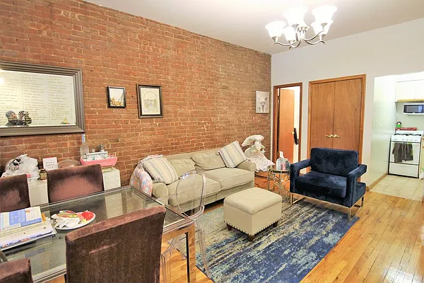 Rented by JK Dansar Corp | media 17