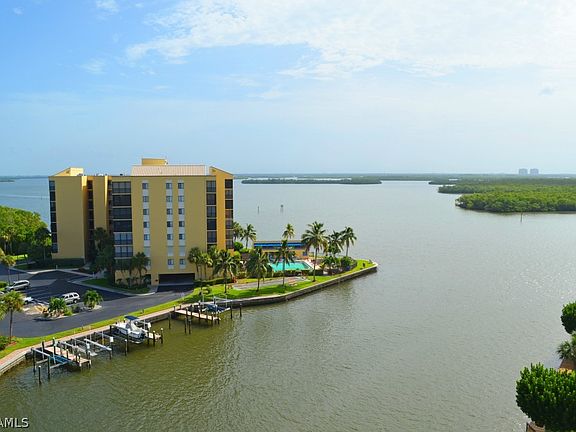 2nd image of 4341 Bay Beach Ln #Penthouse 643