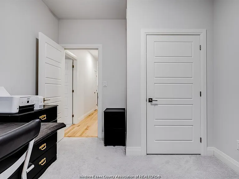 241 Robinson Ave #UPPER — Photo 13