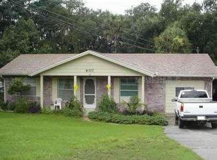 6317 Sunnyside Dr, Leesburg, FL 34748