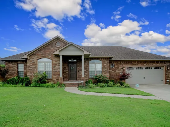 85 Larkspur Ct, Russellville, AR 72802
