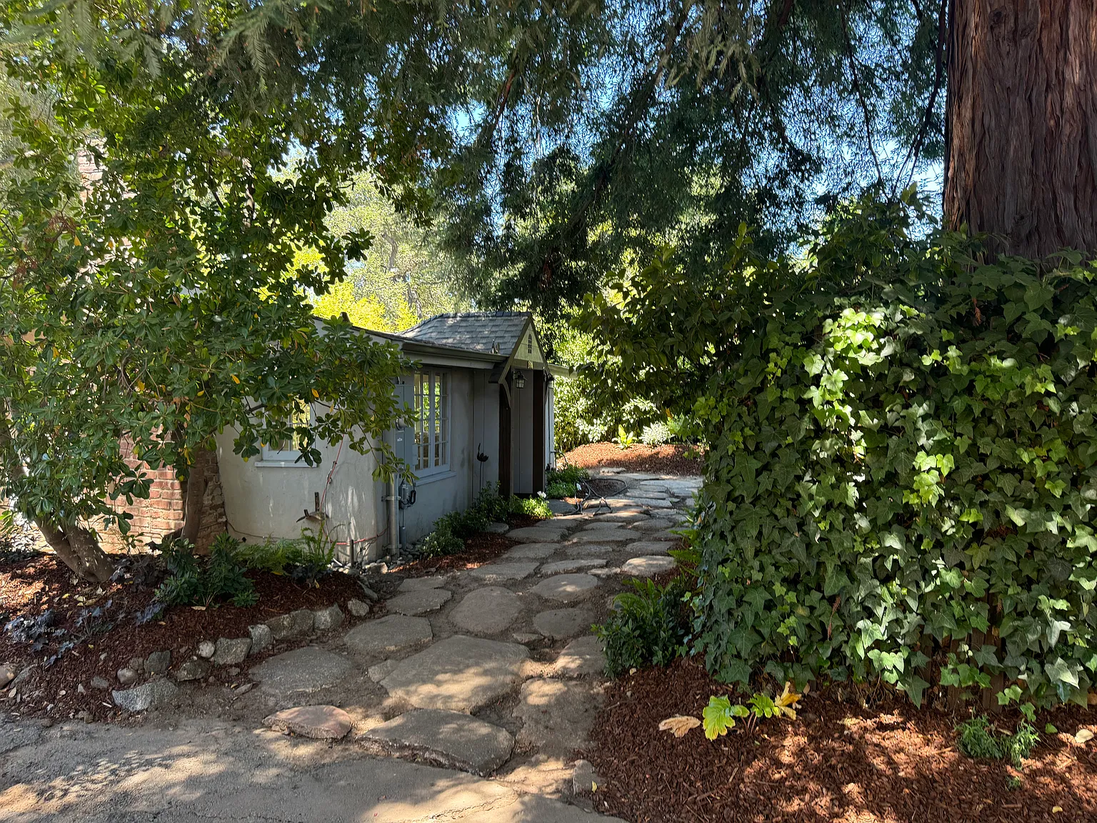 1 bed, 825 sqft, $5,250 — Photo 2