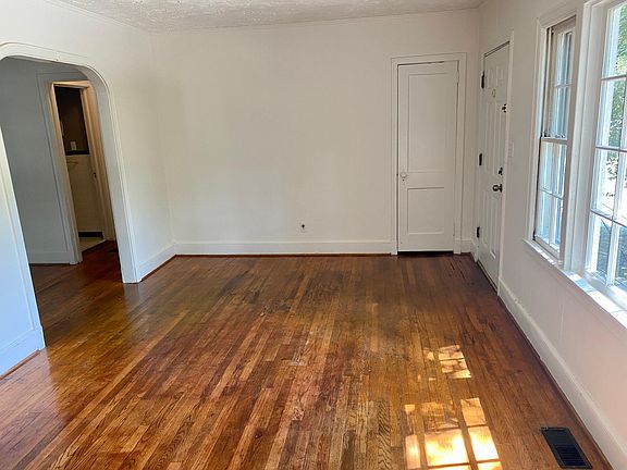 Living room .