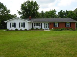 9380 Whitewood Rd, Brecksville, OH 44141