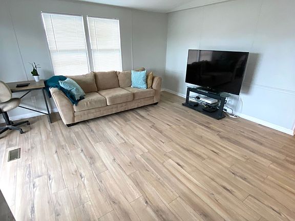 4th image of 8004 Buena Vista Dr N