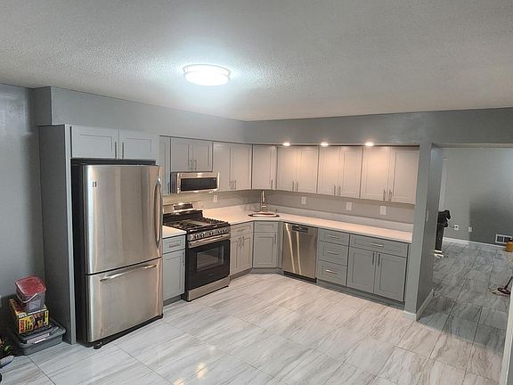 5th image of 1400 Isabella Ct #1400
