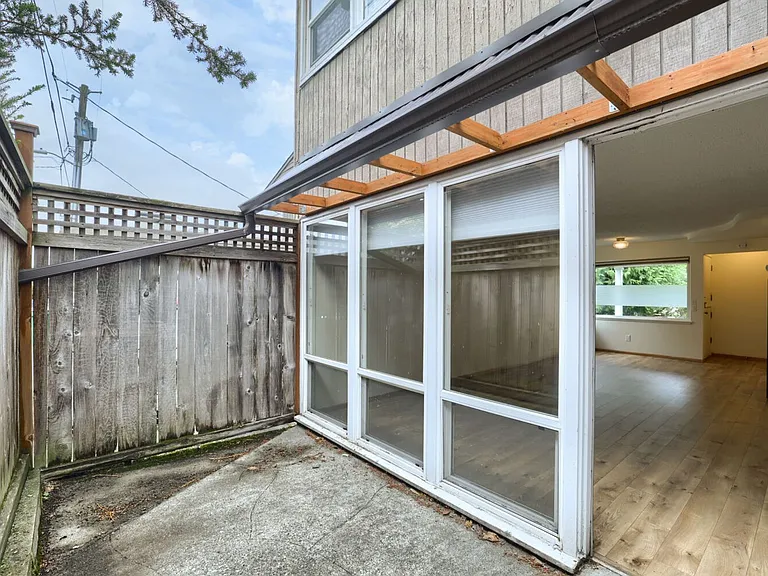 2015 43rd Ave E #3 — Photo 7