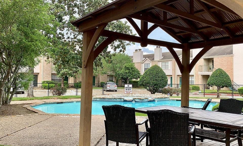 1st image of 14600 Fonmeadow Dr APT 200