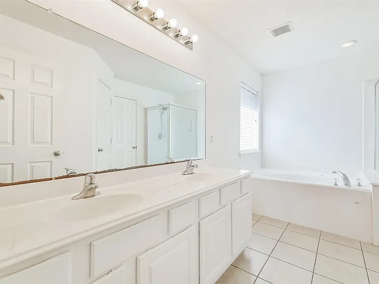 2507 Liza Ct — Photo 21