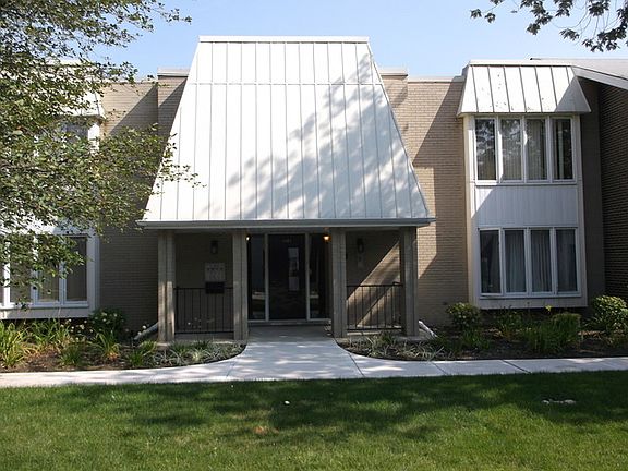 2nd image of 9809 S Keeler Ave #1B